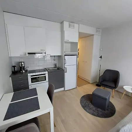 Apartment Location In Town Right Next To The Train Station And Free Parking Kotimaailma *