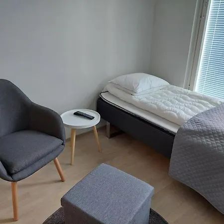 Location In Town Right Next To The Train Station And Free Parking Kotimaailma Appartement *